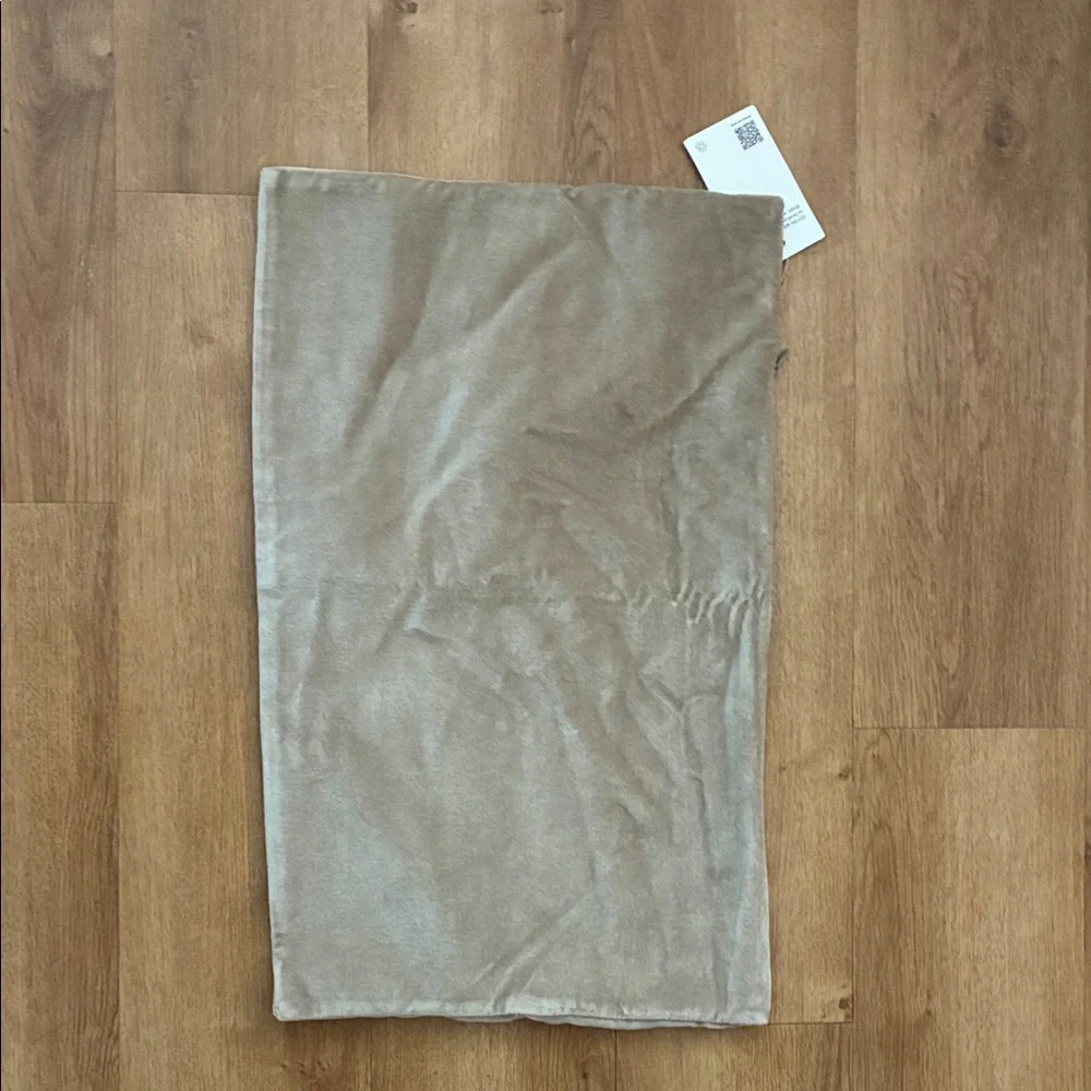 Quince Taupe Velvet Pillow‎ Cover